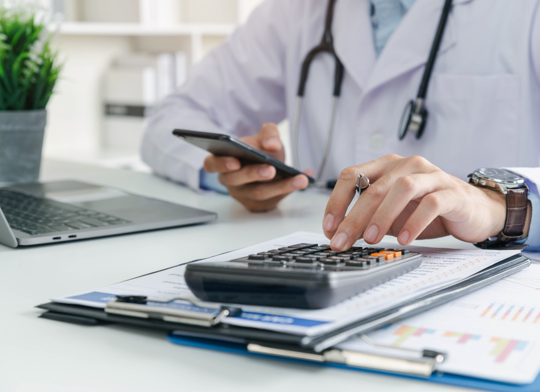 Top Accounting Challenges Faced by Concierge Medical Practices (And How to Solve Them)